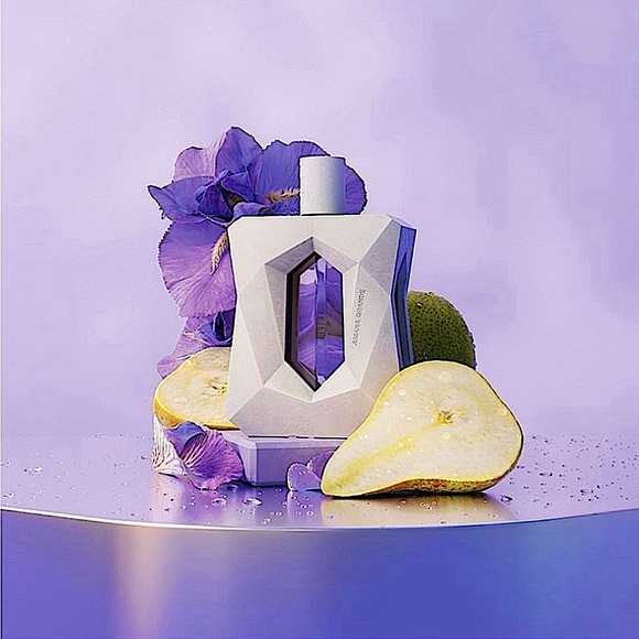 Ariana Grande “God Is A Woman” by Eau De Parfum Spray 3.4 oz for Women NEW/ NWT - Picture 5 of 16